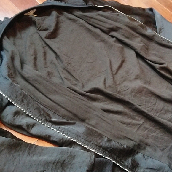 Longline Silky Blazer - Picture 5 of 9